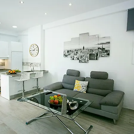 Monko Center, Garden & Pool O Apartman *